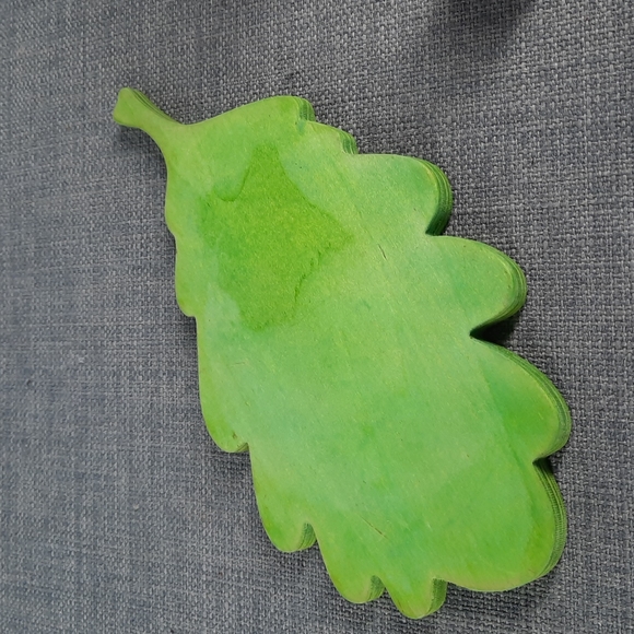 Fairy Gnome Garden Play Wood Miniature Carved Mushroom Painted Table Chairs Leaf - Picture 5 of 6